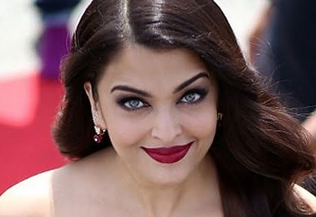 Photo of Indian actress Aishwarya Rai on the red carpet.